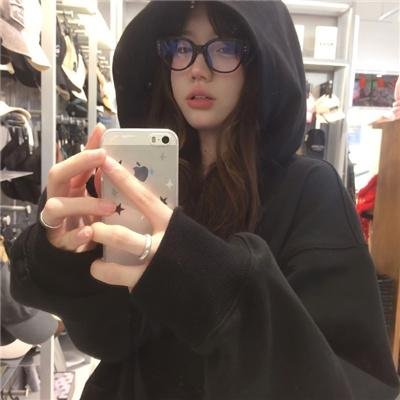 她来自代码深处